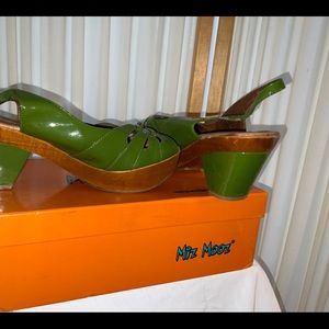 Miz Mooz Resto Green Patent Sandal Size 10